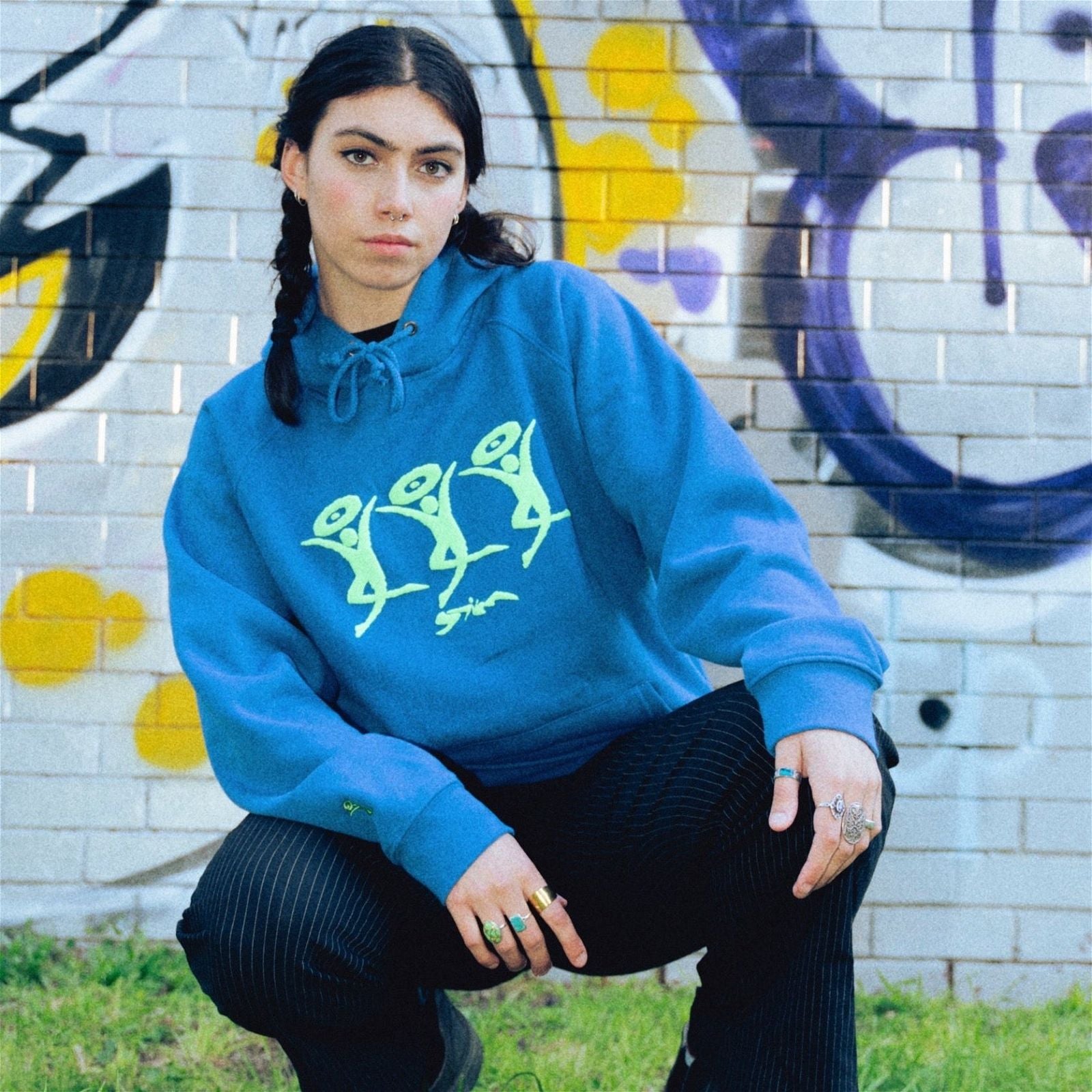 KEEP ON MOVIN! Hoodie - Royale Blue - STÜM Productions